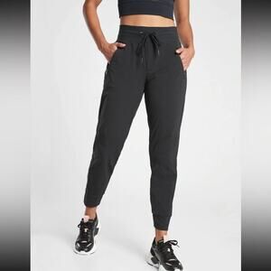 Athleta Trekkie Mid Rise Legacy Jogger Pant Black Athletic Size 10
